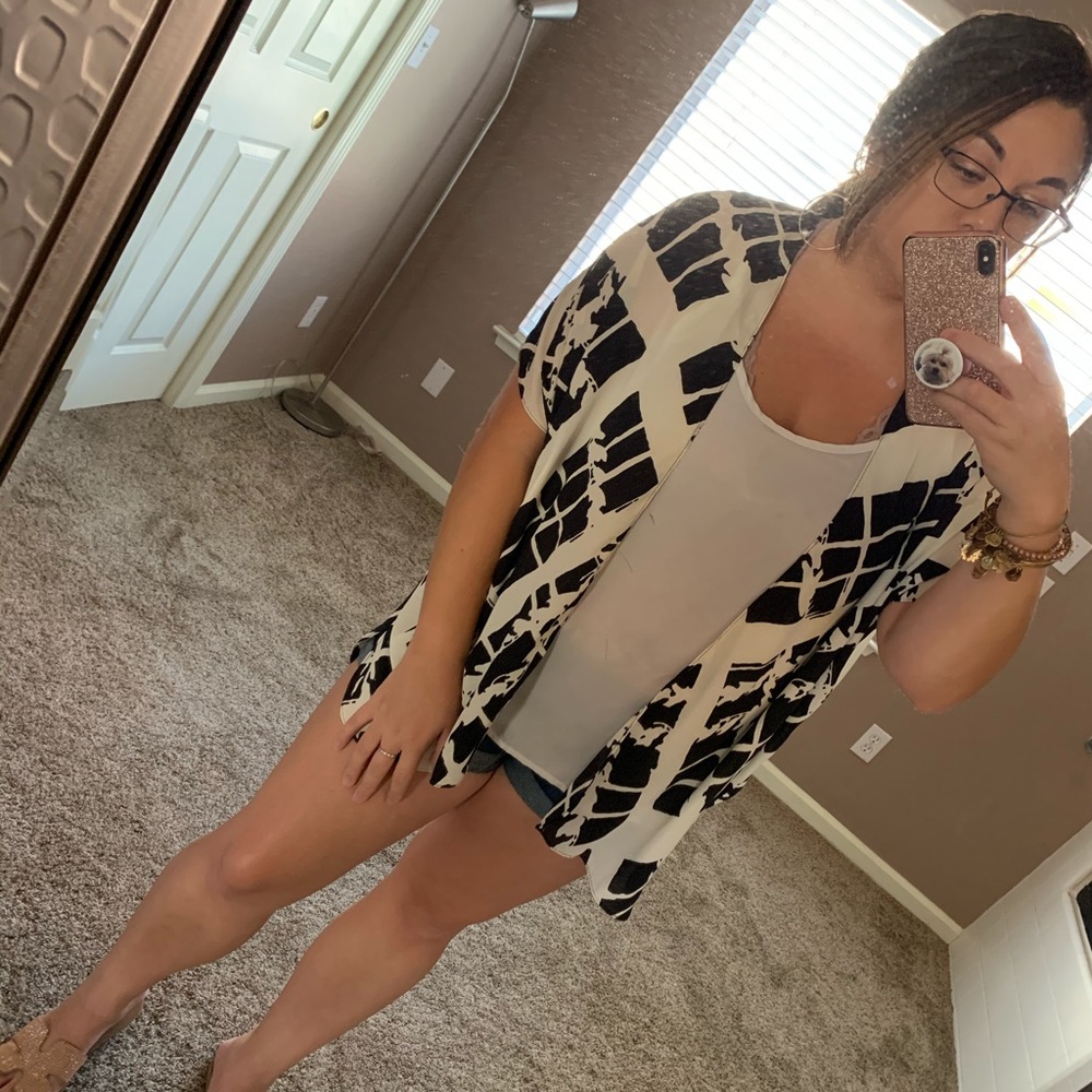 🎀 Black/White Short Sleeve Overpiece {PROMO ITEM}